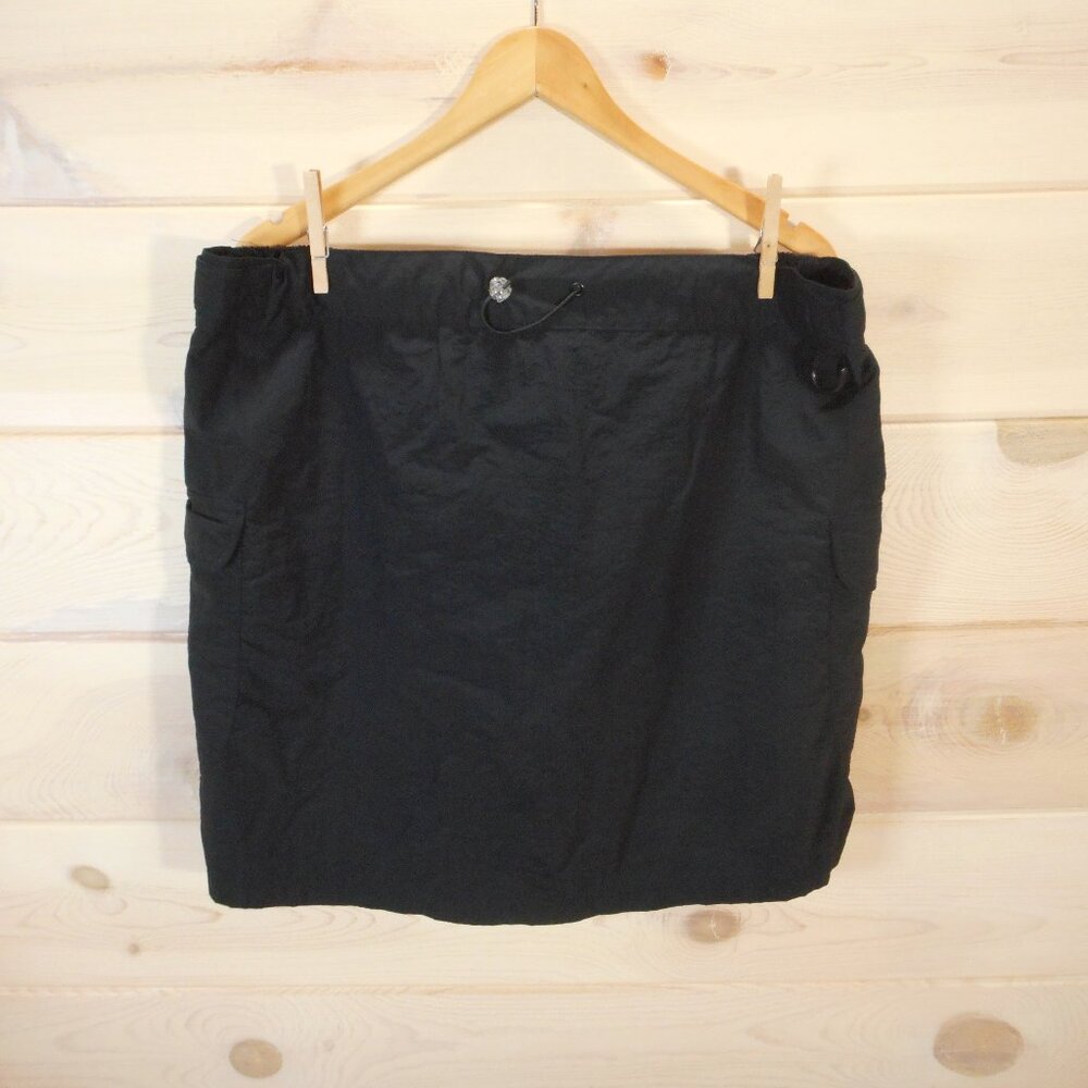 Vintage Venezia Sport Women's size 22/24 Nylon Skirt Black Cargo Pockets